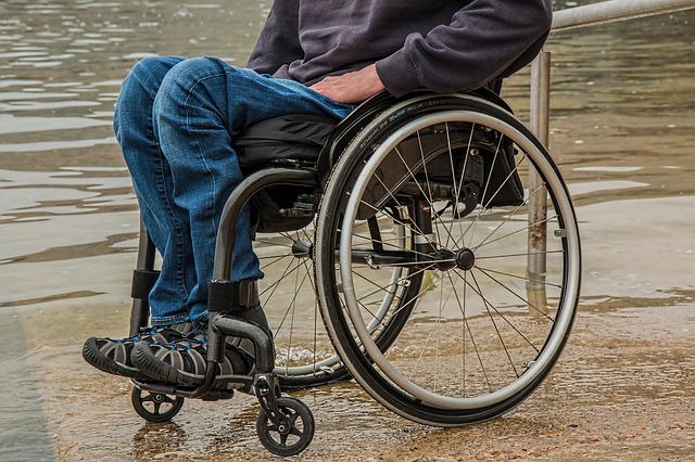 invalida na vozíku.jpg