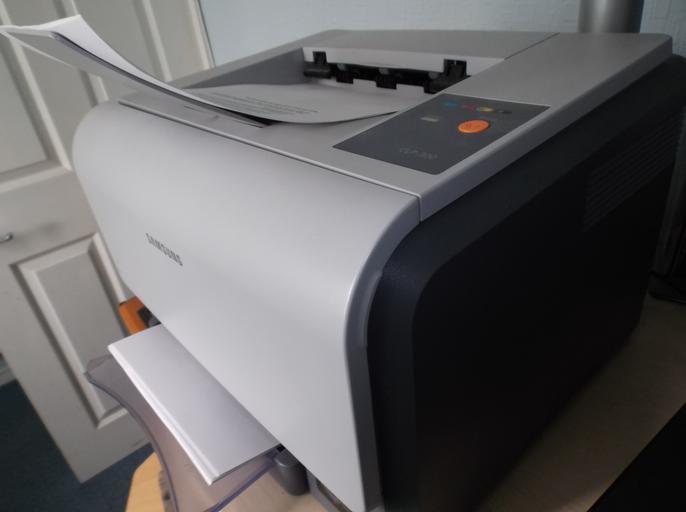 tiskárna v provozu